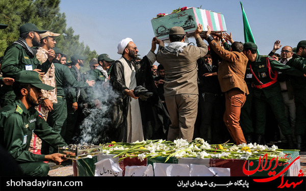 عکس/تشییع دو شهید گمنام در دانشکده شهید مطهری