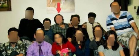 محفل شاعران بی بندوبار و توهین به مقدسات +عکس محفل شاعران بی بندوبار و توهین به مقدسات +عکس