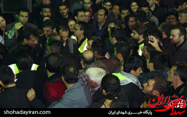 عکس/حضور دکتر احمدی نژاد در هیئت دارالشفاء میدان ۷۲