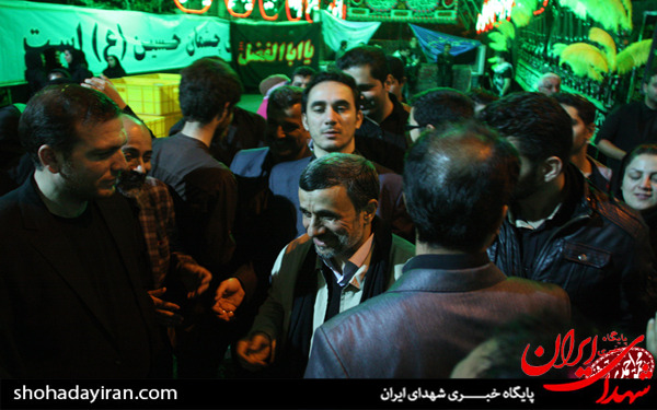 عکس/حضور دکتر احمدی نژاد در هیئت دارالشفاء میدان ۷۲