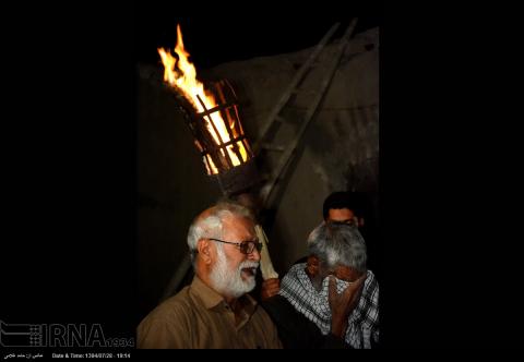 عکس/آیین مشعل گردانی در سیستان عکس/آیین مشعل گردانی در سیستان