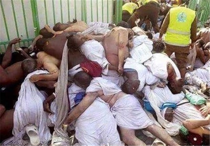 رفتار شرمآور و بیحرمتی با اجساد قربانیان منا!+عکس رفتار شرمآور و بیحرمتی با اجساد قربانیان منا!+عکس