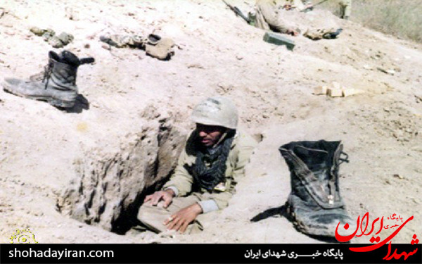 عکس/نماز خواندن رزمندگان هشت سال دفاع مقدس