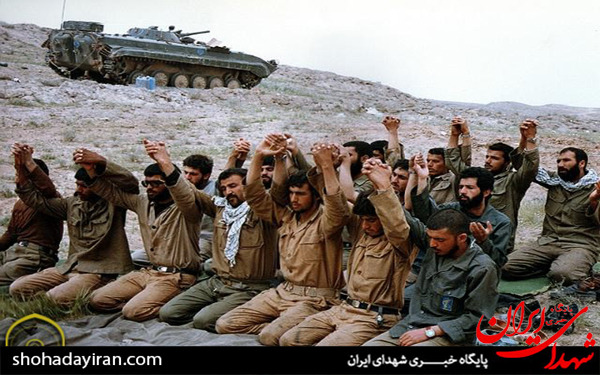 عکس/نماز خواندن رزمندگان هشت سال دفاع مقدس
