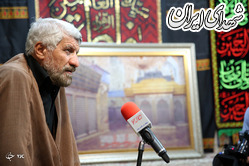 حاج صادق آهنگران با پوشش عبا...+ عکس
