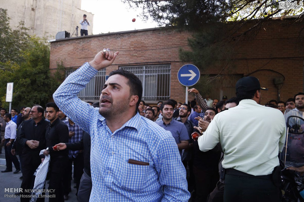 سنگباران سفارت عربستان سعودی در تهران سنگباران سفارت عربستان سعودی در تهران