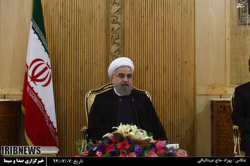 عکس/ روحانی سیاه‌پوش شد