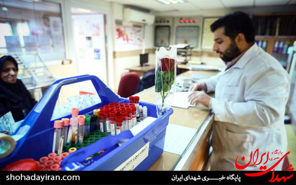 عکس/عیادت مداحان اهل بیت (ع) از جانبازان شیمیایی