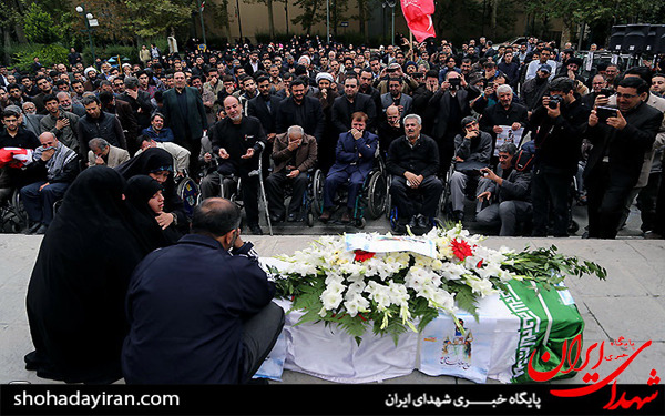 عکس/تشییع پیکر دانشجوی جانباز شهید دانشگاه تهران