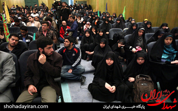 عکس/نخستین گردهمایی ضد آمریکایی بعد از توافق عکس/نخستین گردهمایی ضد آمریکایی بعد از توافق