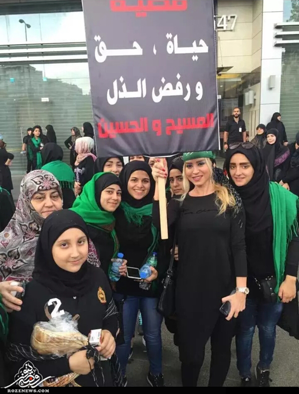 سلفی دختر مسیحی با عزاداران حسینی+عکس سلفی دختر مسیحی با عزاداران حسینی+عکس