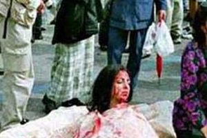سنگسار یک زن در افغانستان به جرم زنا+ عکس سنگسار یک زن در افغانستان به جرم زنا+ عکس
