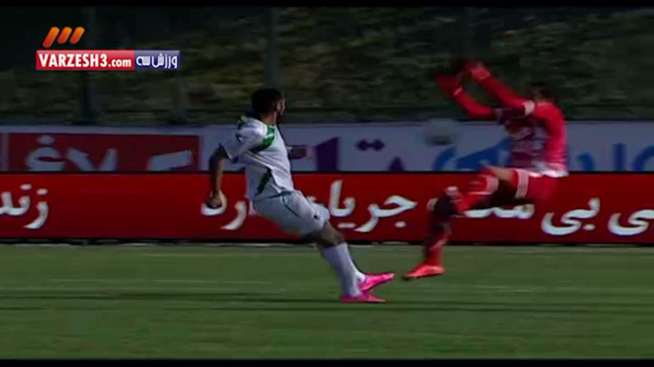 صحنه جنجالی پرسپولیس - ذوب آهن + عکس صحنه جنجالی پرسپولیس - ذوب آهن + عکس