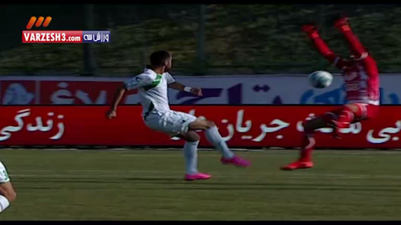 صحنه جنجالی پرسپولیس - ذوب آهن + عکس صحنه جنجالی پرسپولیس - ذوب آهن + عکس