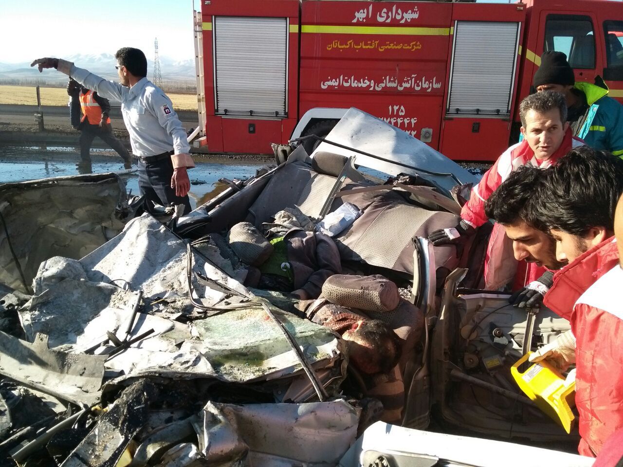 تصادف هولناک تریلر 18 چرخ با پژو پارس + تصاویر تصادف هولناک تریلر 18 چرخ با پژو پارس + تصاویر