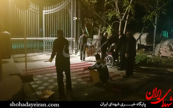 نقاشی پرچم امریکا مقابل وزارت خارجه + عکس نقاشی پرچم امریکا مقابل وزارت خارجه + عکس