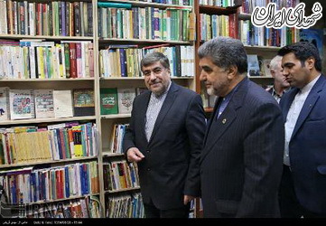 بازدید نمادین وزیر ارشاد از کتاب فروشی ها+تصاویر بازدید نمادین وزیر ارشاد از کتاب فروشی ها+تصاویر