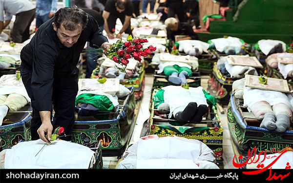 عکس/تشییع نمادین پیکر سالار شهیدان و ۷۲ تن توسط قبیله بنی اسد در قزوین عکس/تشییع نمادین پیکر سالار شهیدان و ۷۲ تن توسط قبیله بنی اسد در قزوین