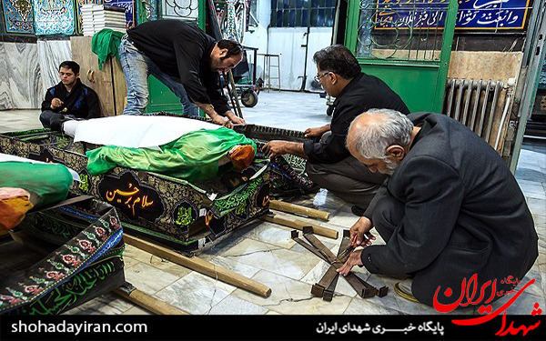 عکس/تشییع نمادین پیکر سالار شهیدان و ۷۲ تن توسط قبیله بنی اسد در قزوین عکس/تشییع نمادین پیکر سالار شهیدان و ۷۲ تن توسط قبیله بنی اسد در قزوین