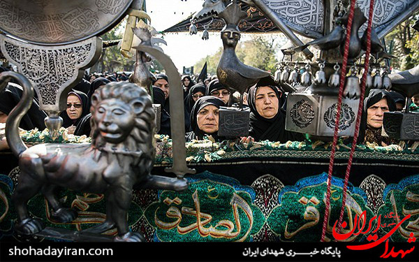 عکس/تشییع نمادین پیکر سالار شهیدان و ۷۲ تن توسط قبیله بنی اسد در قزوین عکس/تشییع نمادین پیکر سالار شهیدان و ۷۲ تن توسط قبیله بنی اسد در قزوین