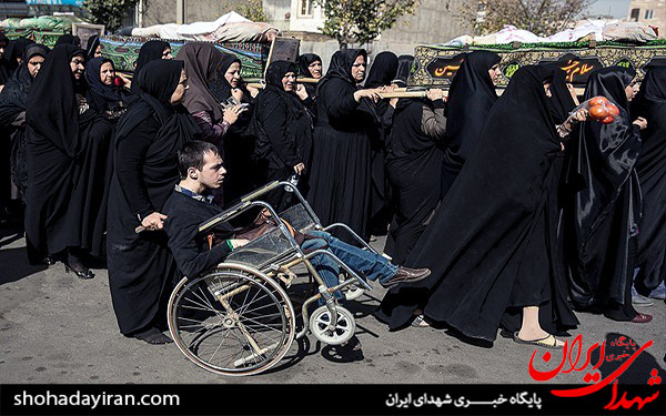عکس/تشییع نمادین پیکر سالار شهیدان و ۷۲ تن توسط قبیله بنی اسد در قزوین عکس/تشییع نمادین پیکر سالار شهیدان و ۷۲ تن توسط قبیله بنی اسد در قزوین