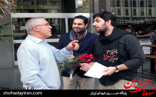 عکس/آشنا کردن ساکنین شهر میلان ایتالیا با امام حسین (ع) عکس/آشنا کردن ساکنین شهر میلان ایتالیا با امام حسین (ع)