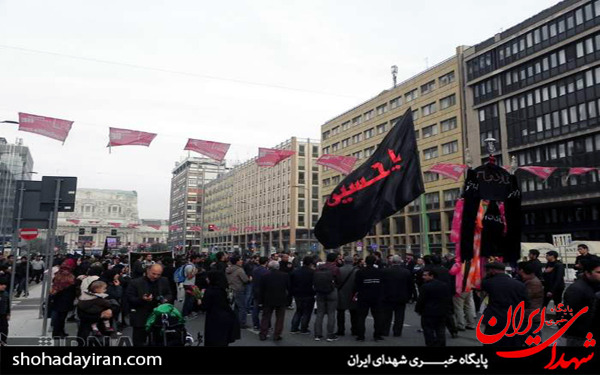 عکس/آشنا کردن ساکنین شهر میلان ایتالیا با امام حسین (ع) عکس/آشنا کردن ساکنین شهر میلان ایتالیا با امام حسین (ع)