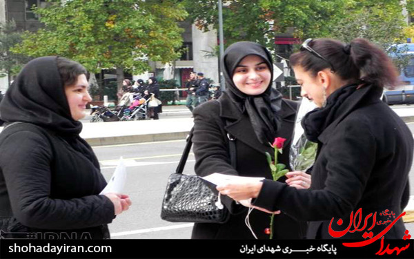 عکس/آشنا کردن ساکنین شهر میلان ایتالیا با امام حسین (ع) عکس/آشنا کردن ساکنین شهر میلان ایتالیا با امام حسین (ع)