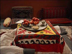 سرقت کرسی قدیمی ایرانی توسط ژاپنیها!+عکس سرقت کرسی قدیمی ایرانی توسط ژاپنیها!+عکس