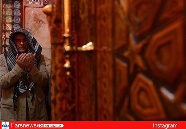 نماز خواندن شهردار تهران در نجف اشرف+عکس نماز خواندن شهردار تهران در نجف اشرف+عکس
