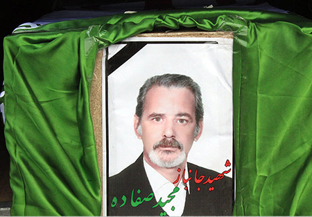 خاکسپاری دو یادگار دفاع مقدس در گلزار شهدا خاکسپاری دو یادگار دفاع مقدس در گلزار شهدا