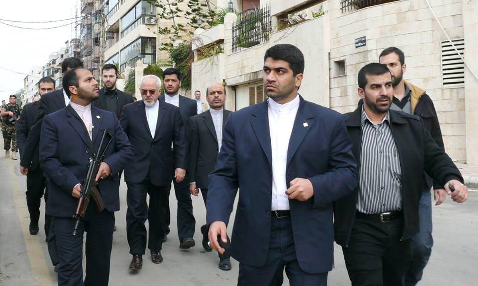 حفاظت جالب از محمد جواد ظریف +عکس