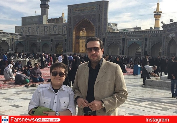 مجری معروف و فرزندش در پیادهروی اربعین+عکس مجری معروف و فرزندش در پیادهروی اربعین+عکس