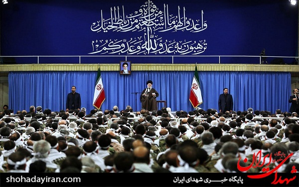 عکس/ دیداری بسیجی با امام خامنه ای