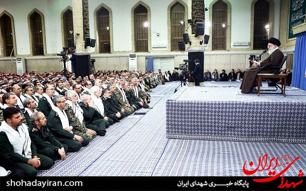 عکس/ دیداری بسیجی با امام خامنه ای