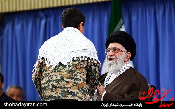عکس/ دیداری بسیجی با امام خامنه ای