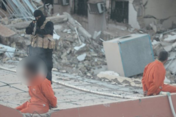 اعدام فجیع دو مرد عراقی به دست گروه تروریستی داعش + تصاویر اعدام فجیع دو مرد عراقی به دست گروه تروریستی داعش + تصاویر