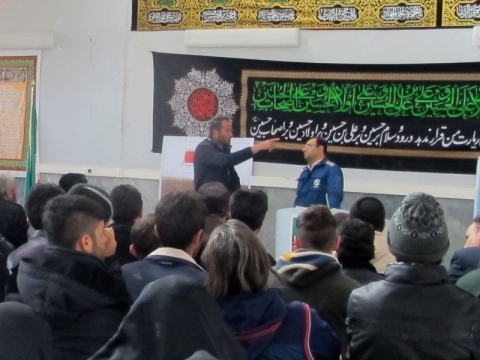تجمع روستایان در مقابل کارخانه سیمان اردبیل تجمع روستایان در مقابل کارخانه سیمان اردبیل
