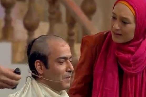 مدیری بازیگری را جلوی چشمان زنش کچل کرد+عکس مدیری بازیگری را جلوی چشمان زنش کچل کرد+عکس