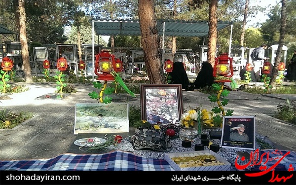 سال نو خانواده شهید مدافع حرم در کنار شهدای گمنام +عکس سال نو خانواده شهید مدافع حرم در کنار شهدای گمنام +عکس