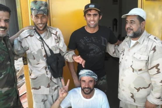 فوتبالیست معروف در جبهه نبرد علیه داعش+عکس فوتبالیست معروف در جبهه نبرد علیه داعش+عکس