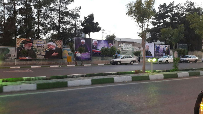استقبال گسترده بنرها از ورود رییس جمهور+عکس استقبال گسترده بنرها از ورود رییس جمهور+عکس