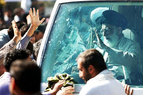 روایتی از تجربه شیرین سفر با رهبر فرزانه انقلاب روایتی از تجربه شیرین سفر با رهبر فرزانه انقلاب