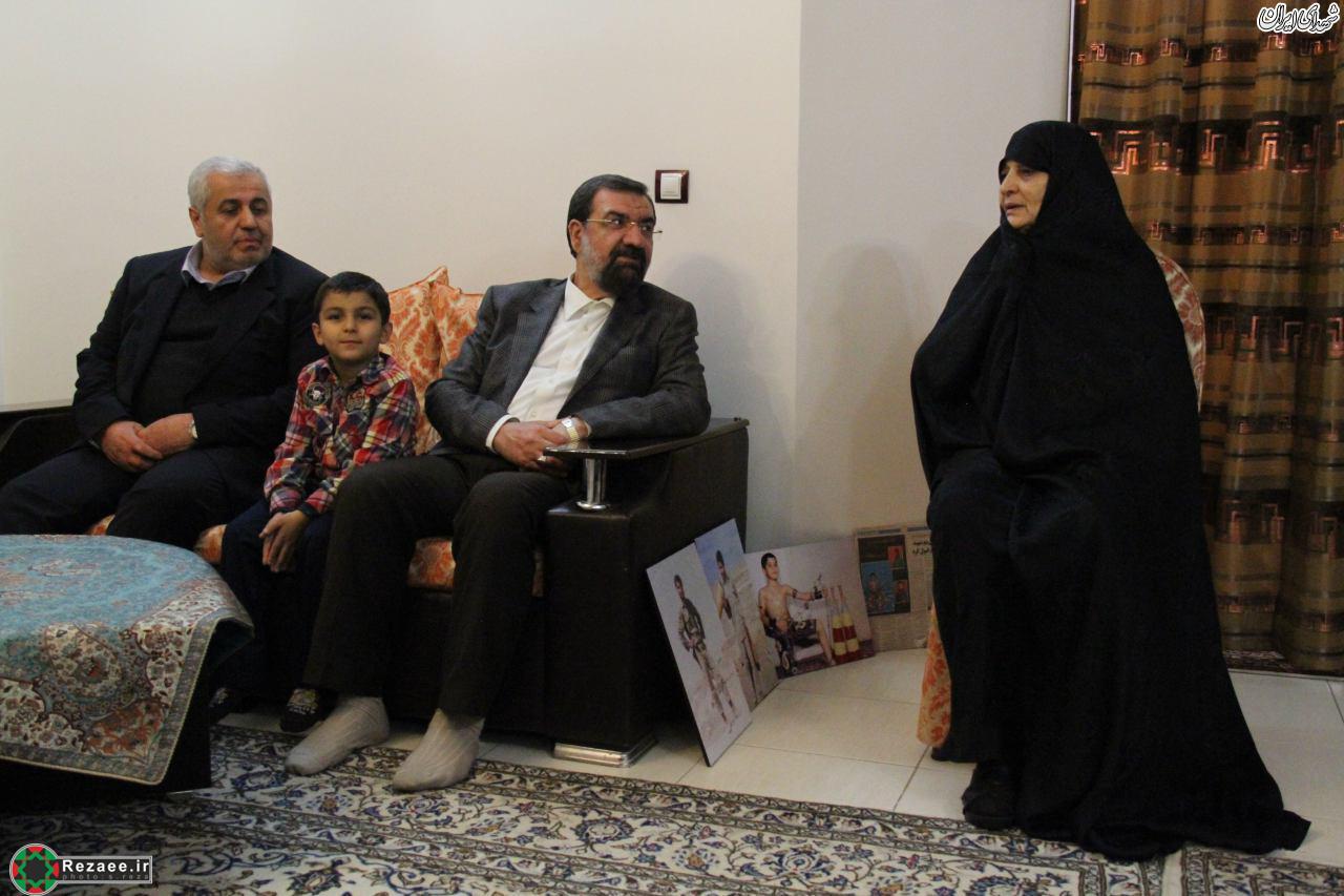 دیدار رضایی با مادر حاج احمد متوسلیان+عکس دیدار رضایی با مادر حاج احمد متوسلیان+عکس
