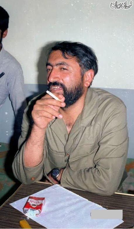 سید محمد غرضی در حال کشیدن سیگار+عکس