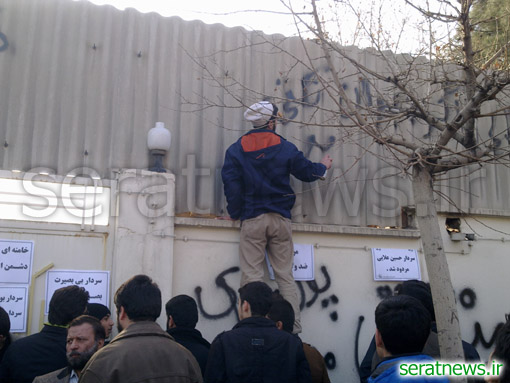درباره انتشار کاریکاتور توهین آمیز احمدی نژاد+عکس