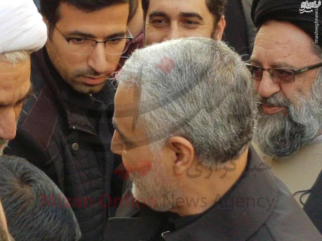 دانشگاه تهران مملو از جمعیت/ اقامه نماز بر پیکر هاشمی توسط رهبر انقلاب دانشگاه تهران مملو از جمعیت/ اقامه نماز بر پیکر هاشمی توسط رهبر انقلاب