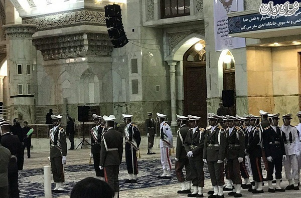 اقامه نماز بر پیکر هاشمی توسط رهبر انقلاب/حضور گسترده مردم در مراسم تشییع + عکس اقامه نماز بر پیکر هاشمی توسط رهبر انقلاب/حضور گسترده مردم در مراسم تشییع + عکس