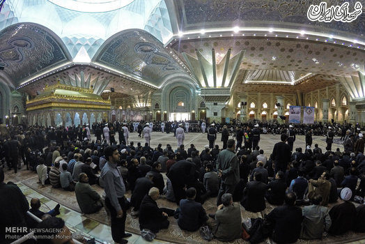 اقامه نماز بر پیکر هاشمی توسط رهبر انقلاب/حضور گسترده مردم در مراسم تشییع + عکس اقامه نماز بر پیکر هاشمی توسط رهبر انقلاب/حضور گسترده مردم در مراسم تشییع + عکس