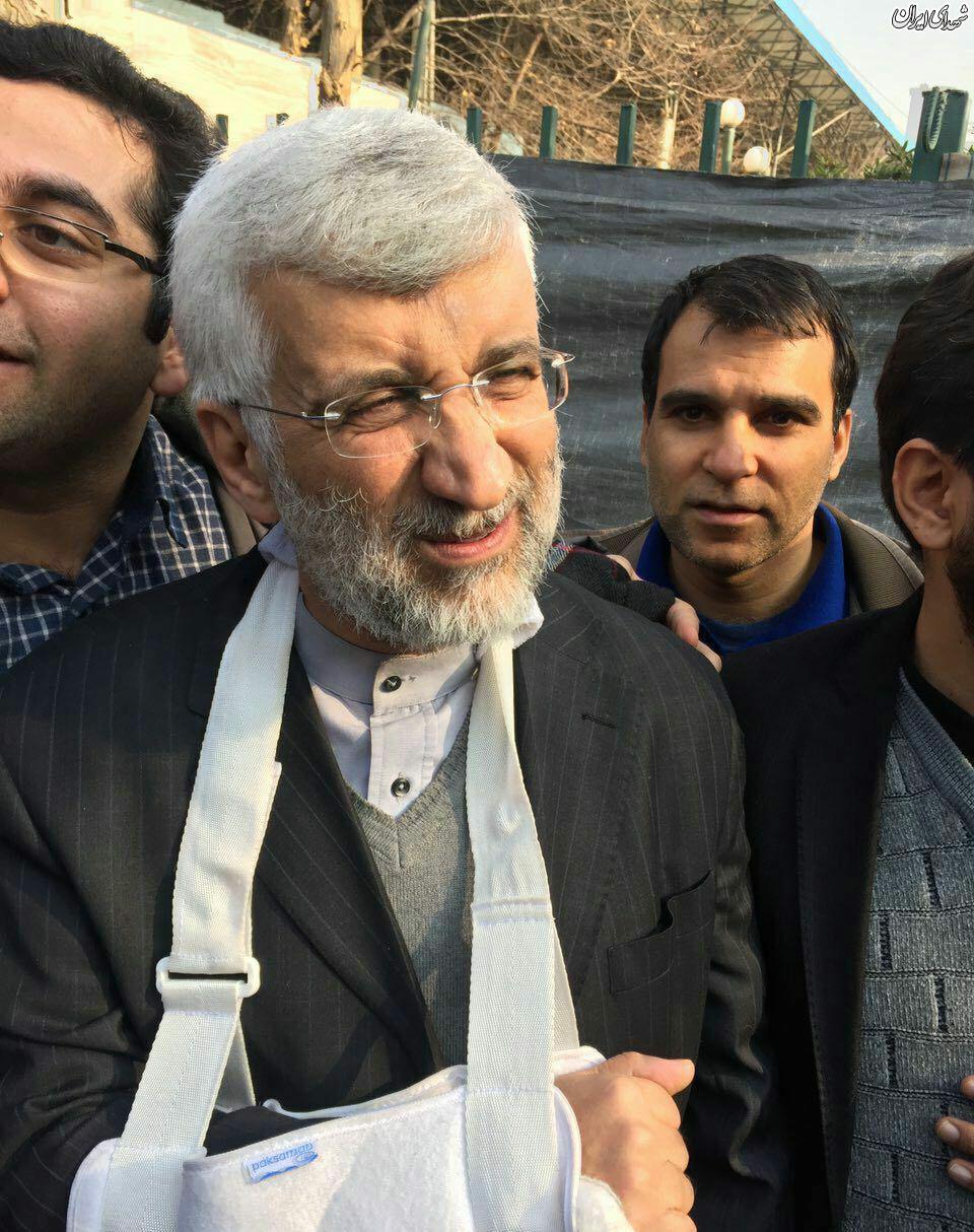 جلیلی با دست شکسته در تشییع هاشمی+عکس